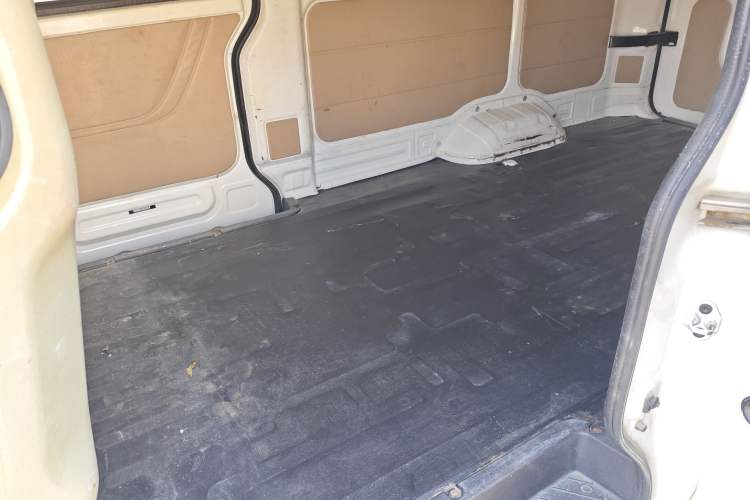 Used CHANGAN KUAYUE Xing V7 EV 2022 Standard Model 240 km Interior 4