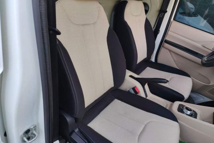 Used CHANGAN KUAYUE Xing V7 EV 2022 High-End Model with 240 km Interior 7