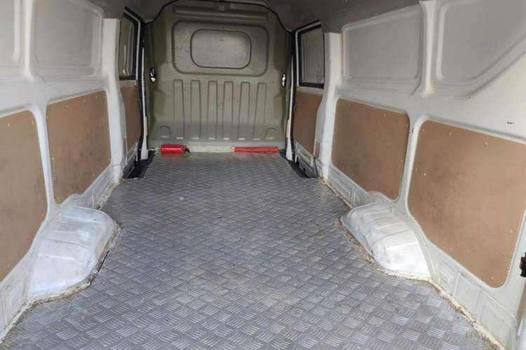 Used CHANGAN KUAYUE Xing V7 EV 2022 High-End Model with 240 km Interior 9