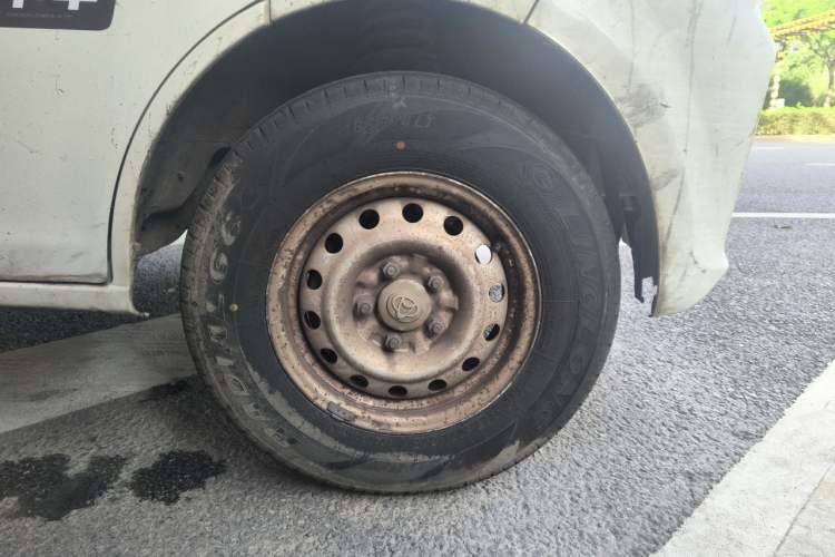 Used CHANGAN KUAYUE Xing V7 EV 2022 High-End Model with 240 km Right Front Wheel Hub