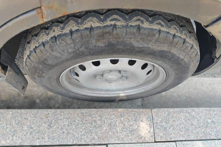 Used CHANGAN KUAYUE Xing V7 EV 2022 Standard Model 270km Right Front Wheel Hub