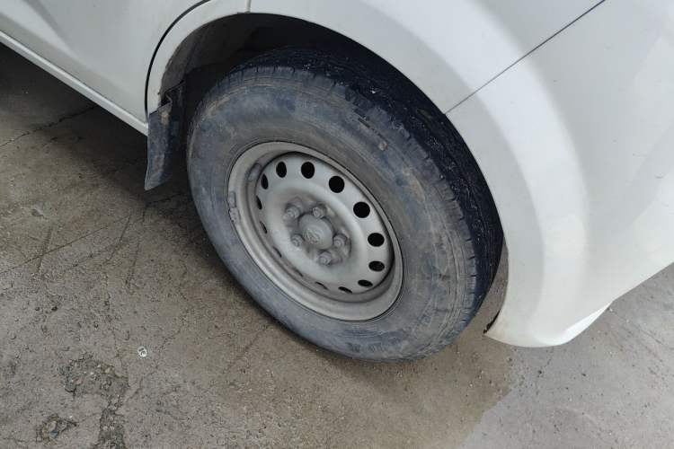 Used CHANGAN KUAYUE Xing V7 EV 2022 Standard Model 240 km Right Front Wheel Hub