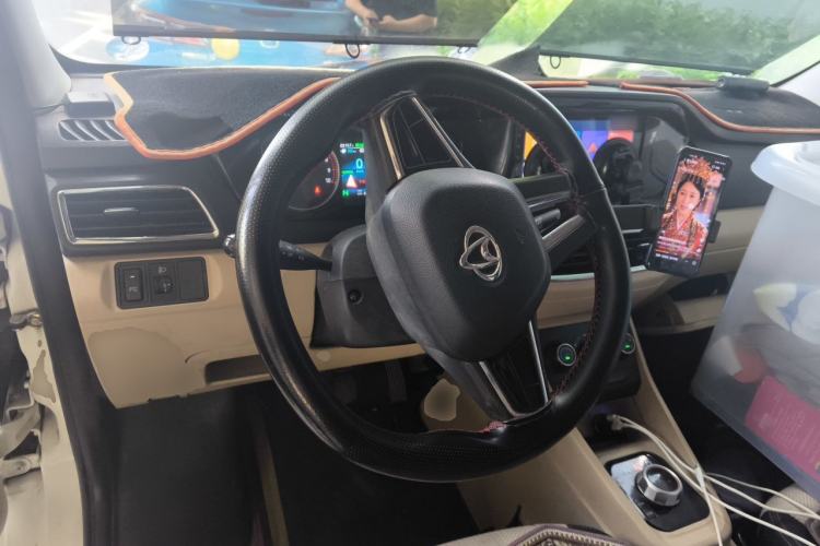 Used CHANGAN KUAYUE Xing V7 EV 2022 High-End Model with 240 km Steering Wheel