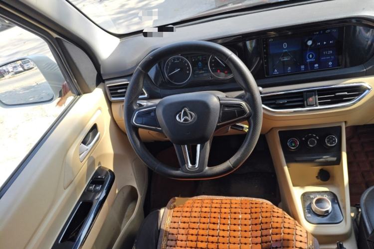 Used CHANGAN KUAYUE Xing V7 EV 2022 Standard Model 240 km Steering Wheel