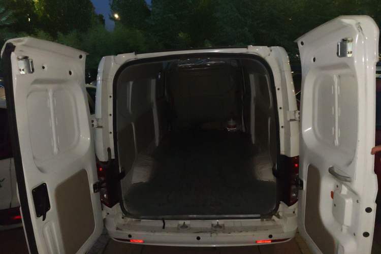 Used CHANGAN KUAYUE Xing V7 EV 2022 Standard Model 240 km Trunk