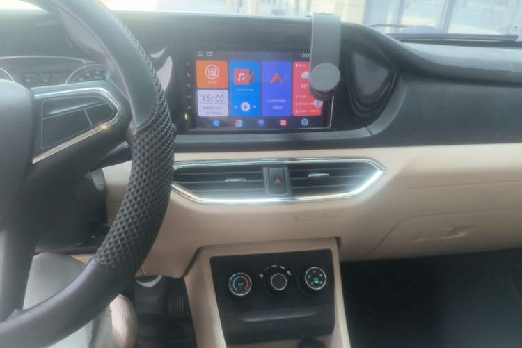 Used CHANGAN KUAYUE Xing V7 EV 2023 250km Double-Door Standard Version 2 Seats Audio And AC Panel