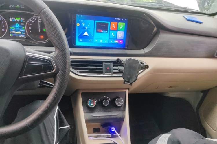 Used CHANGAN KUAYUE Xing V7 EV 2023 250km Dual-Door Smart Enjoyment Version 2 Seats Audio And AC Panel