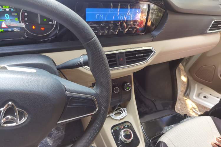Used CHANGAN KUAYUE Xing V7 EV 2023 250km Double-Door Standard Version 2 Seats Audio And AC Panel