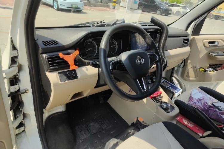 Used CHANGAN KUAYUE Xing V7 EV 2023 250km Dual-Door Smart Enjoyment Version 2 Seats Center Console