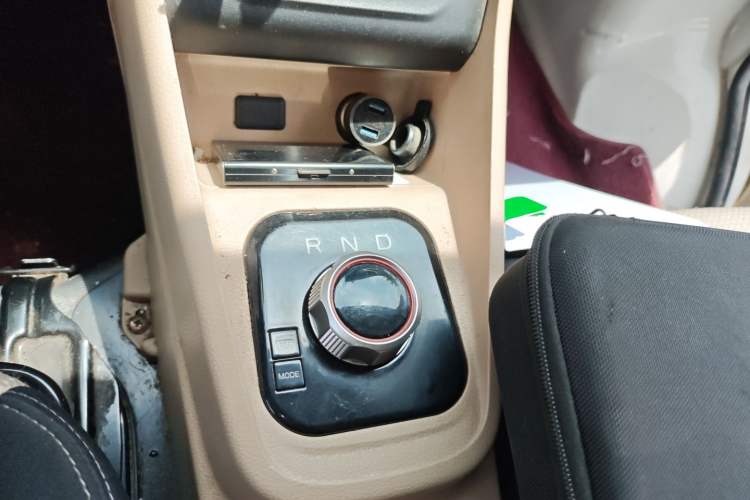 Used CHANGAN KUAYUE Xing V7 EV 2023 250km Dual-Door Smart Enjoyment Version 2 Seats Gear Lever