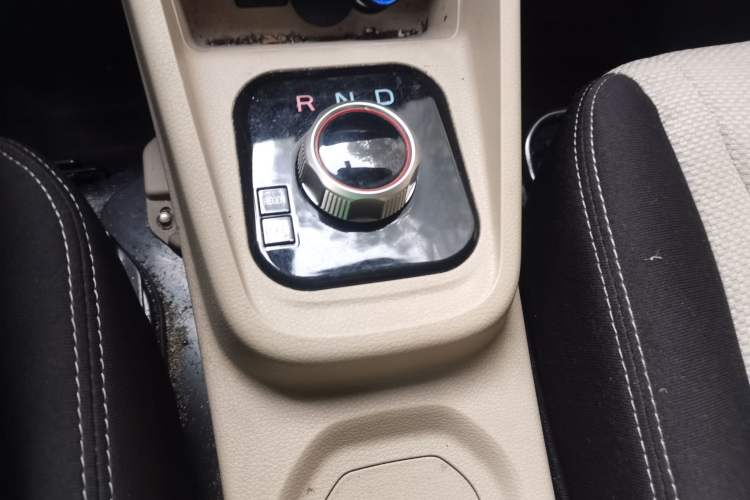 Used CHANGAN KUAYUE Xing V7 EV 2023 250km Dual-Door Smart Enjoyment Version 2 Seats Gear Lever