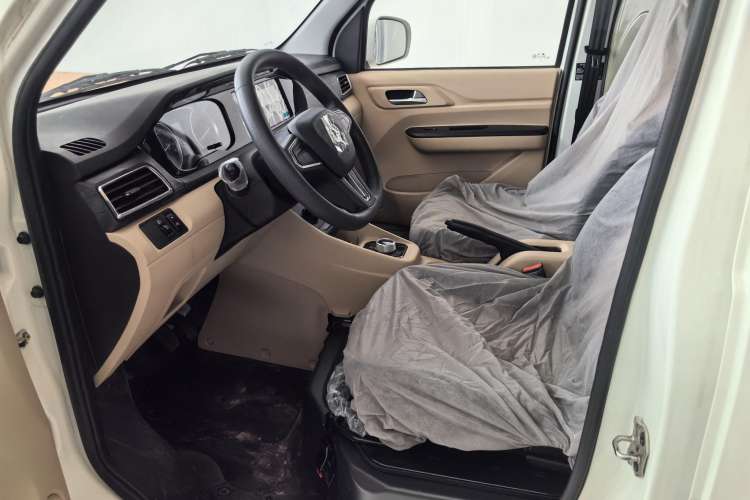 Used CHANGAN KUAYUE Xing V7 EV 2023 250km Double-Door Standard Version 2 Seats Interior 1
