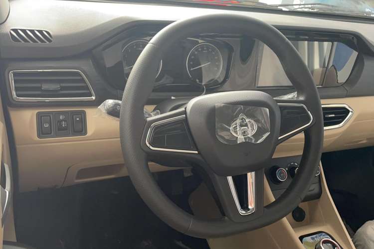 Used CHANGAN KUAYUE Xing V7 EV 2023 251 km Dual-Door Flagship Version 6 Seats Interior 1