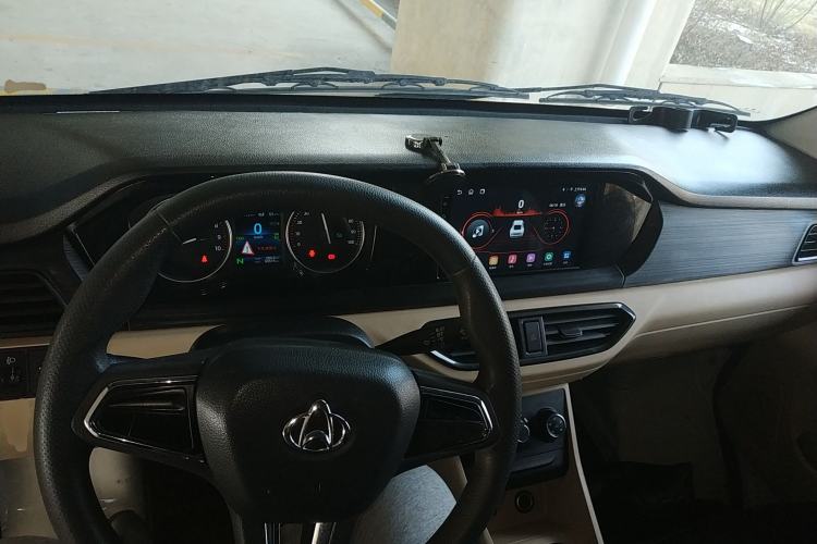 Used CHANGAN KUAYUE Xing V7 EV 2023 250km Dual-Door Smart Enjoyment Version 2 Seats Interior 2
