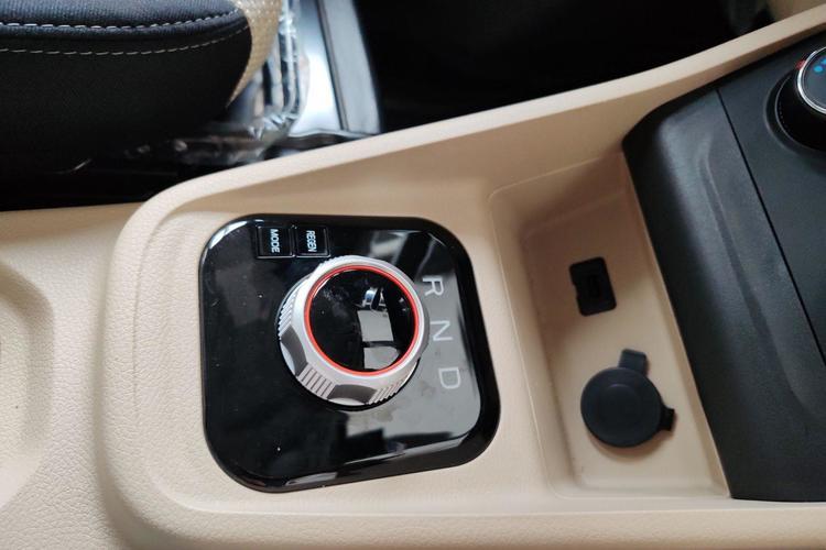 Used CHANGAN KUAYUE Xing V7 EV 2023 251 km Dual-Door Flagship Version 6 Seats Interior 3