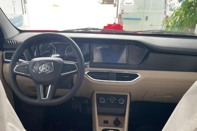 Used CHANGAN KUAYUE Xing V7 EV 2023 251 km Dual-Door Flagship Version 6 Seats Interior 3