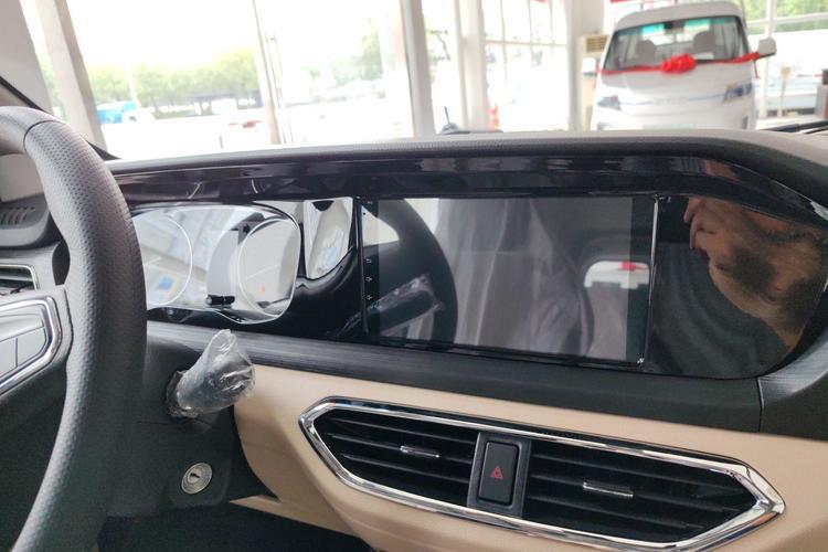 Used CHANGAN KUAYUE Xing V7 EV 2023 251 km Dual-Door Flagship Version 6 Seats Interior 4
