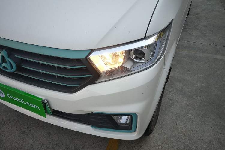 Used CHANGAN KUAYUE Xing V7 EV 2023 250km Double-Door Standard Version 2 Seats Left Front Headlight