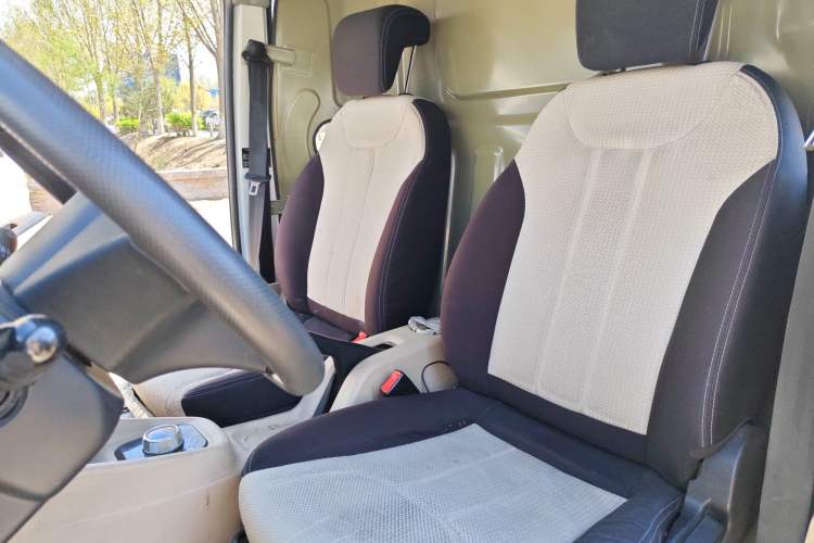 Used CHANGAN KUAYUE Xing V7 EV 2023 250km Dual-Door Smart Enjoyment Version 2 Seats Left Front Seat