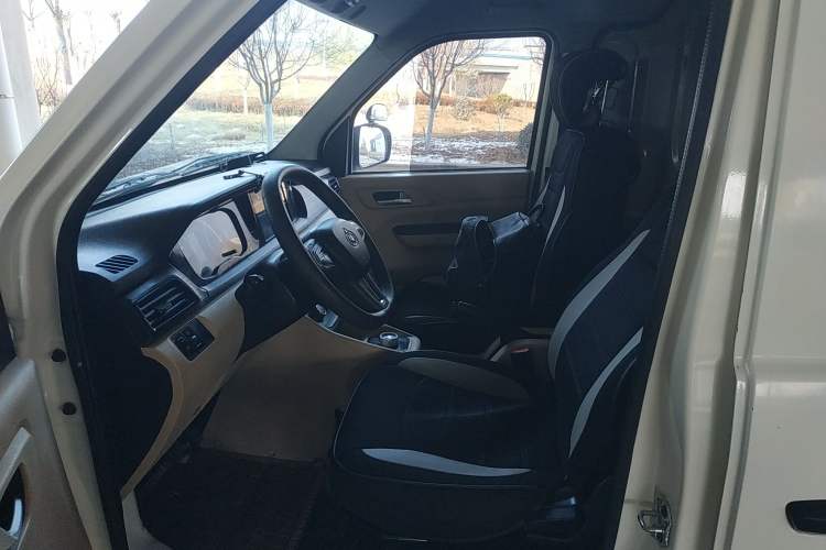 Used CHANGAN KUAYUE Xing V7 EV 2023 250km Dual-Door Smart Enjoyment Version 2 Seats Left Front Seat