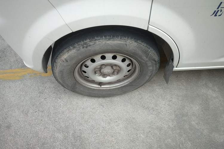 Used CHANGAN KUAYUE Xing V7 EV 2023 250km Double-Door Standard Version 2 Seats Left Front Wheel Hub