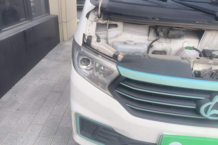 Used CHANGAN KUAYUE Xing V7 EV 2023 250km Double-Door Standard Version 2 Seats Right Front Headlight