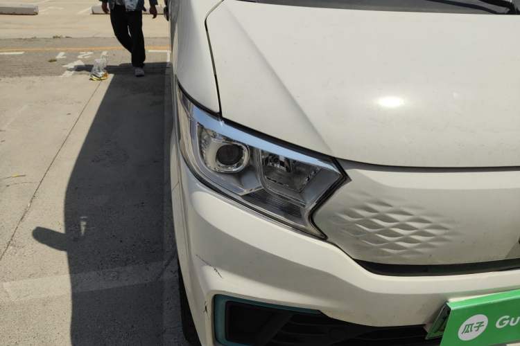 Used CHANGAN KUAYUE Xing V7 EV 2023 250km Dual-Door Smart Enjoyment Version 2 Seats Right Front Headlight