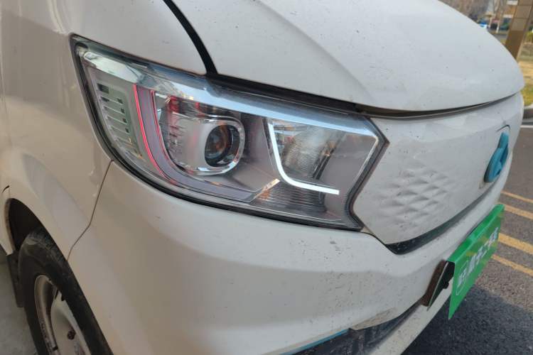 Used CHANGAN KUAYUE Xing V7 EV 2023 250km Dual-Door Smart Enjoyment Version 2 Seats Right Front Headlight