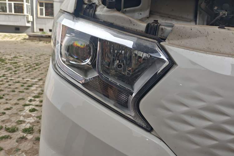 Used CHANGAN KUAYUE Xing V7 EV 2023 250km Dual-Door Smart Enjoyment Version 2 Seats Right Front Headlight