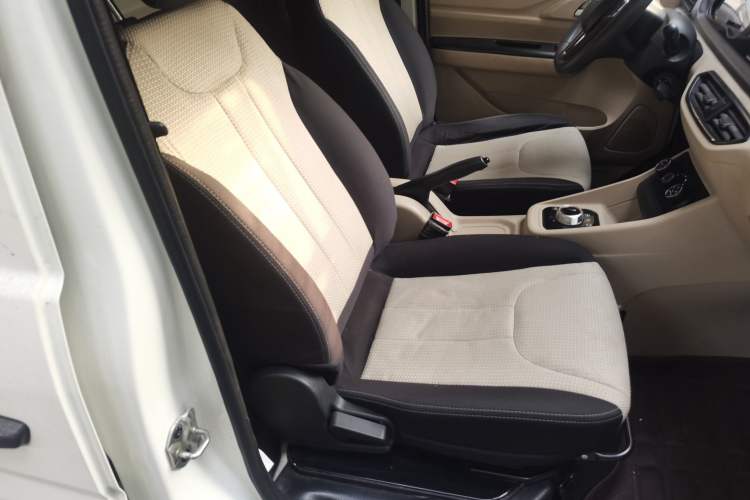 Used CHANGAN KUAYUE Xing V7 EV 2023 250km Dual-Door Smart Enjoyment Version 2 Seats Right Front Seat