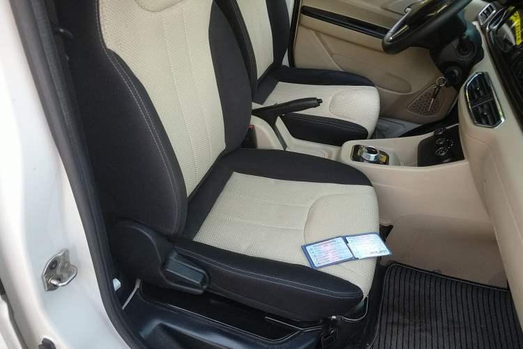 Used CHANGAN KUAYUE Xing V7 EV 2023 250km Double-Door Standard Version 2 Seats Right Front Seat