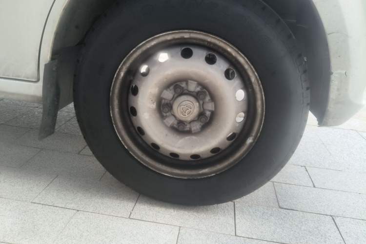 Used CHANGAN KUAYUE Xing V7 EV 2023 250km Double-Door Standard Version 2 Seats Right Front Wheel Hub