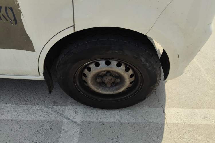 Used CHANGAN KUAYUE Xing V7 EV 2023 250km Dual-Door Smart Enjoyment Version 2 Seats Right Front Wheel Hub
