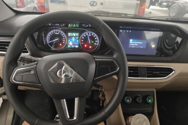 Used CHANGAN KUAYUE Xing V7 EV 2024 316 km Luxury Dual-Door Version 7 Seats Center Console