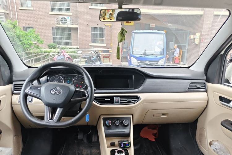 Used CHANGAN KUAYUE Xing V7 EV 2024 251 km Hatchback Comfort Version 6 Seats Center Console