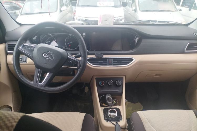 Used CHANGAN KUAYUE Xing V7 EV 2024 251 km Luxury Dual-Door Version 6 Seats Center Console