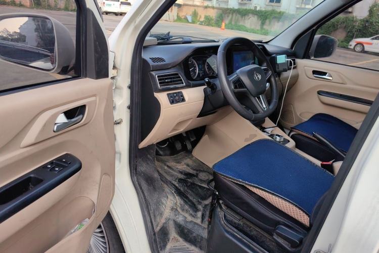 Used CHANGAN KUAYUE Xing V7 EV 2024 251 km Luxury Dual-Door Version 6 Seats Driver Seat