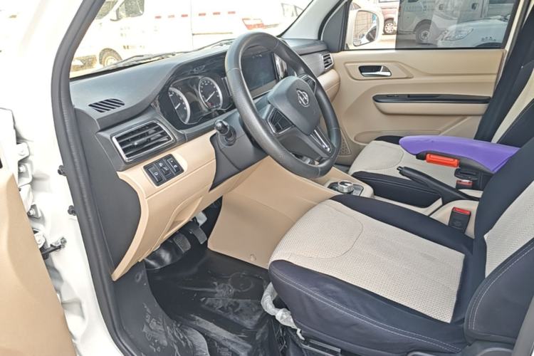 Used CHANGAN KUAYUE Xing V7 EV 2024 316 km Luxury Dual-Door Version 6 Seats Driver Seat