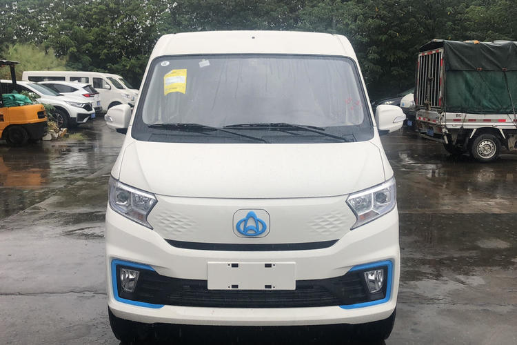 Used CHANGAN KUAYUE Xing V7 EV 2024 251 km Hatchback Luxury Version 9 Seats Exterior 1