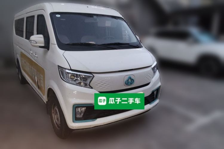 Used CHANGAN KUAYUE Xing V7 EV 2024 316 km Luxury Dual-Door Version 6 Seats Front Right 45 Deg