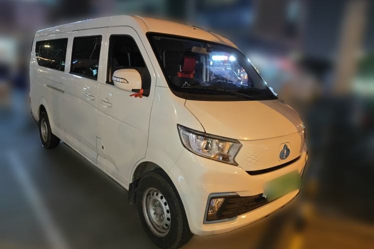 Used CHANGAN KUAYUE Xing V7 EV 2024 251 km Luxury Dual-Door Version 6 Seats Front Right 45 Deg