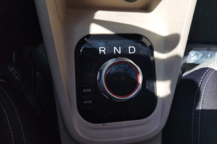 Used CHANGAN KUAYUE Xing V7 EV 2024 251 km Hatchback Comfort Version 6 Seats Gear Lever