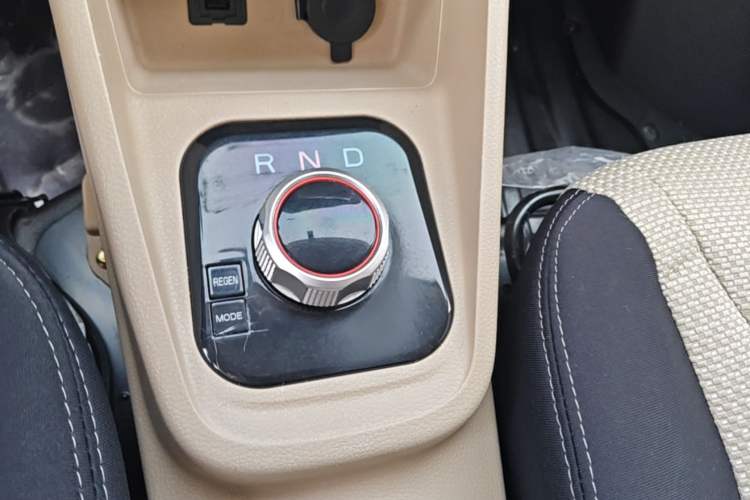 Used CHANGAN KUAYUE Xing V7 EV 2024 316 km Luxury Dual-Door Version 6 Seats Gear Lever