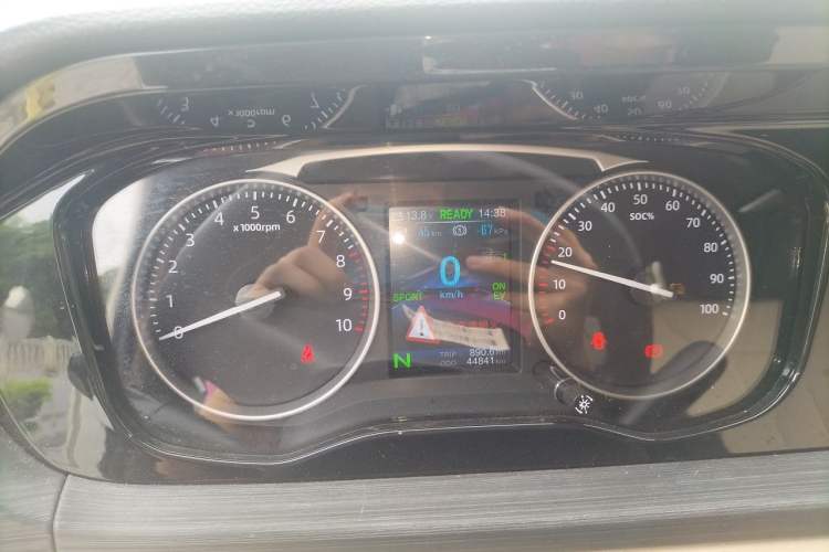 Used CHANGAN KUAYUE Xing V7 EV 2024 251 km Luxury Dual-Door Version 6 Seats Instrument Cluster