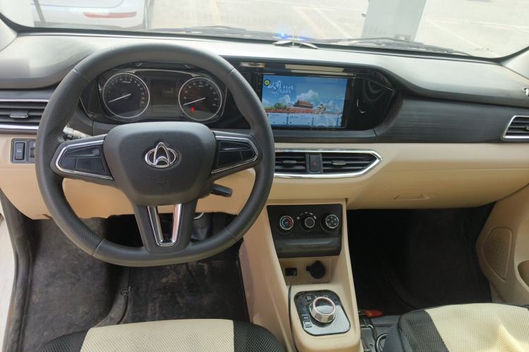Used CHANGAN KUAYUE Xing V7 EV 2024 316 km Luxury Dual-Door 9-Seater Interior 2