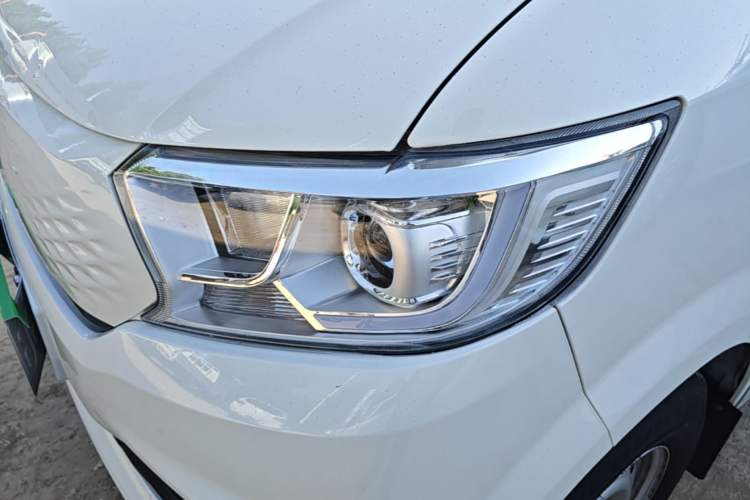 Used CHANGAN KUAYUE Xing V7 EV 2024 316 km Luxury Dual-Door Version 6 Seats Left Front Headlight