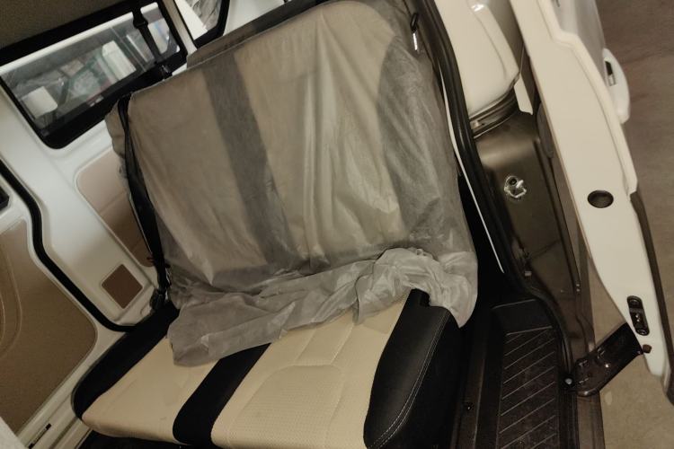 Used CHANGAN KUAYUE Xing V7 EV 2024 316 km Luxury Dual-Door Version 7 Seats Left Rear Seat