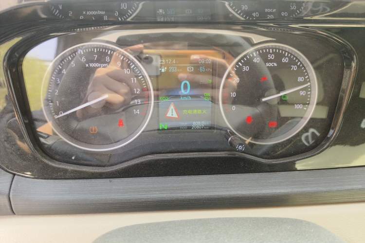 Used CHANGAN KUAYUE Xing V7 EV 2024 316 km Luxury Dual-Door 9-Seater Odometer Close Up