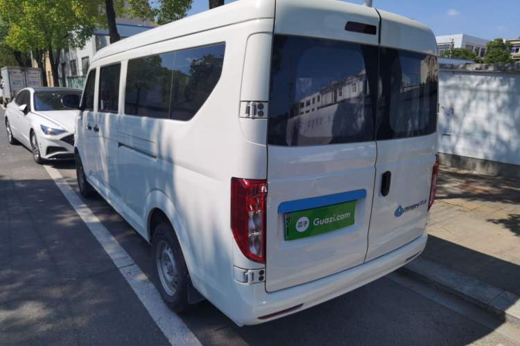 Used CHANGAN KUAYUE Xing V7 EV 2024 251 km Hatchback Comfort Version 6 Seats Rear Left 45 Deg
