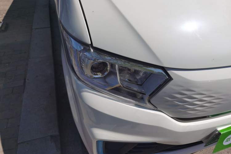 Used CHANGAN KUAYUE Xing V7 EV 2024 251 km Hatchback Comfort Version 6 Seats Right Front Headlight